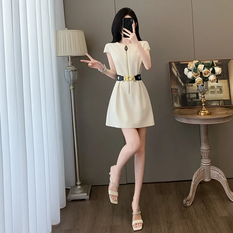 夏季名媛时尚法式轻奢小众设计收腰显瘦A字小香风连衣裙女高级感