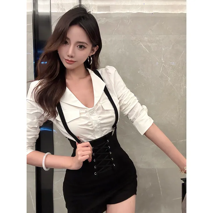 【女团练习生】秋季学院风高智感V领修身显瘦衬衫小众高腰短裤套装