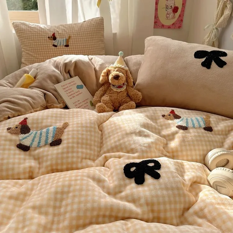 懂生活 腊肠狗 冬季简约少女心毛巾绣双面牛奶绒被套四件套加厚