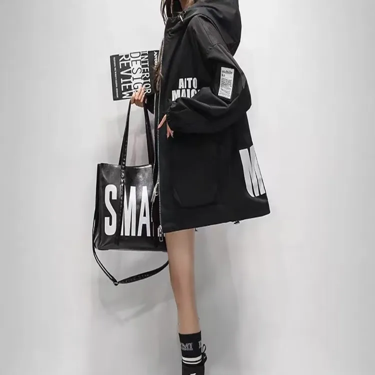 824446欧货新款女装宽松显瘦风衣女刺绣字母连帽外套工装冲锋衣