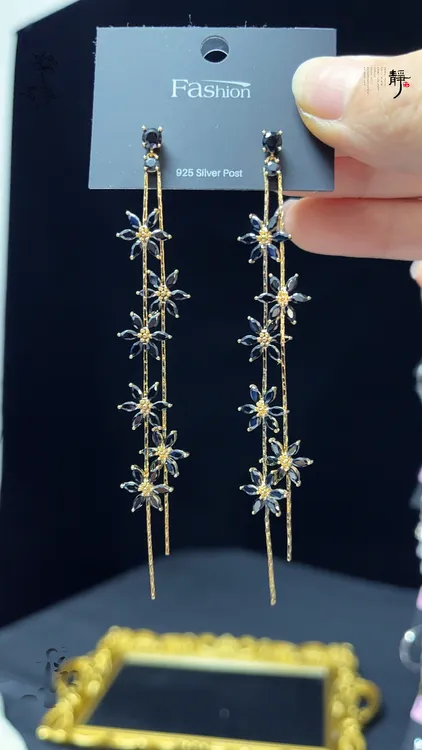 铜合金锆石耳饰 高定版花花锆石流苏耳环时尚百搭款黑色0193