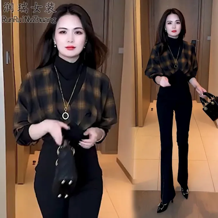 洋气减龄时尚套装女2025秋季新款蝙蝠袖假两件长袖微喇裤两件套潮