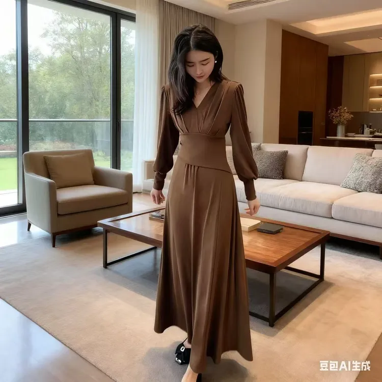 法式V领长袖连衣裙优雅舒适百搭