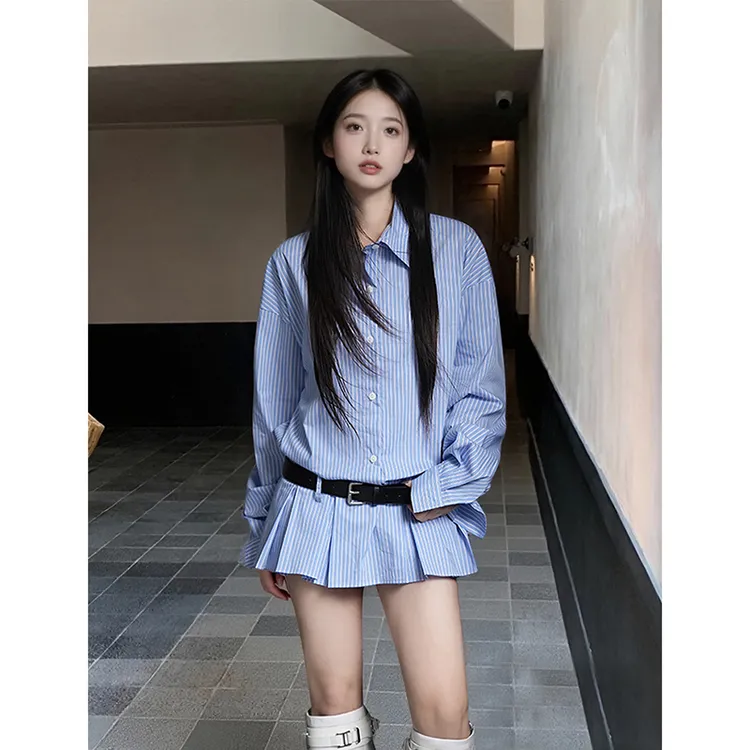 条纹翻领排扣收腰百褶下摆衬衫连衣裙+高腰衬衫短裤财阀千金女装