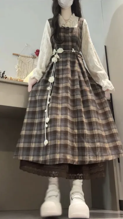 2025秋季新款法式甜美学院风格纹背带连衣裙叠穿蕾丝衬衫两件套潮