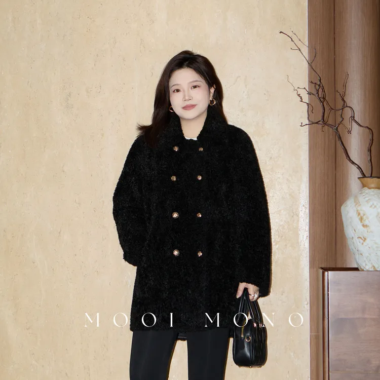 MOOI MONO“漫长夜曲”显瘦气质皮毛一体翻领双排金色扣外套W211Z54