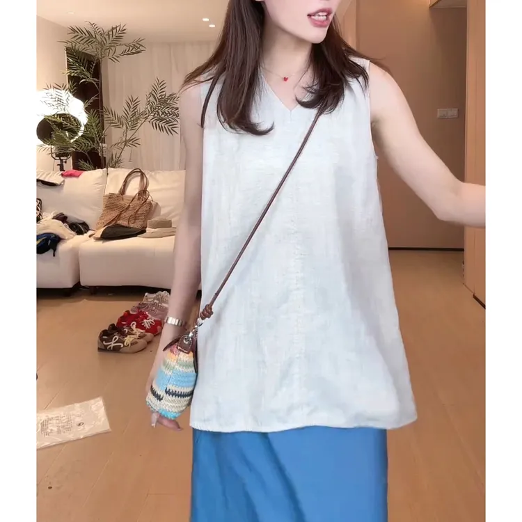 2025夏季新款时尚宽松遮肚简约纯色T恤休闲百搭通勤风V领拼接上衣