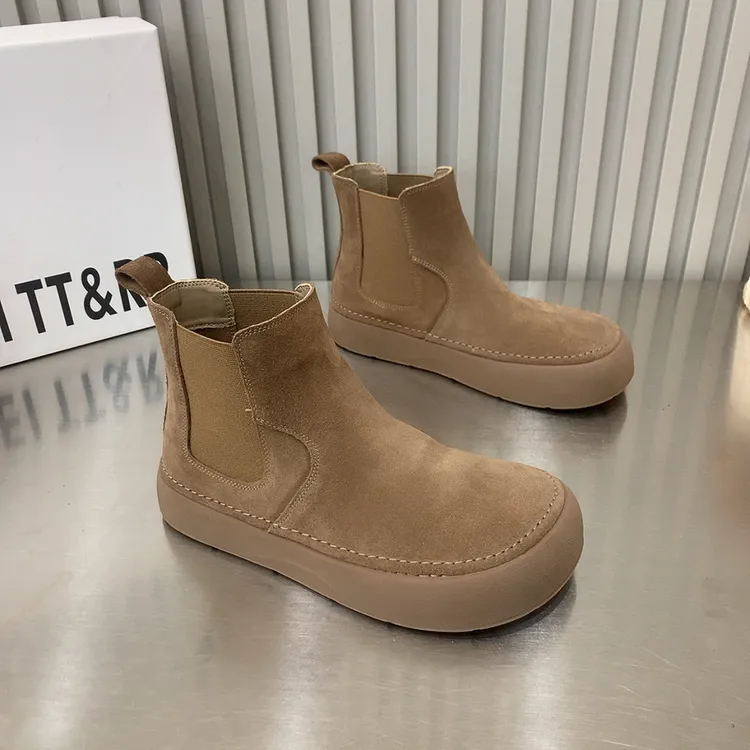 格格媚D28-557韩版厚底3公分复古轻便时装牛反绒皮娃娃头休闲短靴