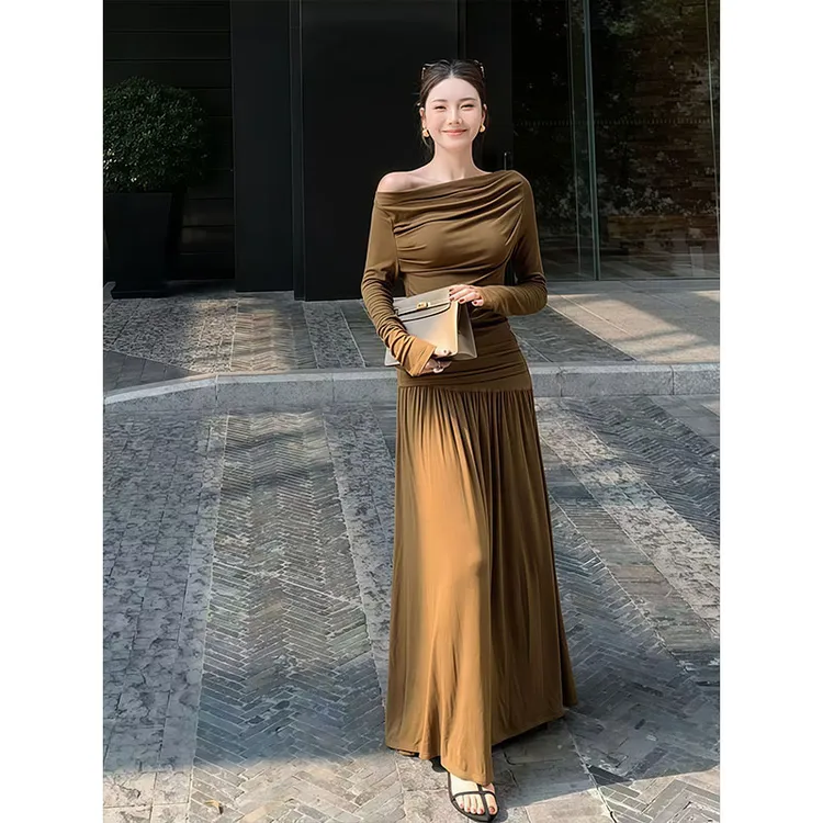 纯欲辣妹风褶皱斜肩长袖T恤上衣女秋季新款氛围感半身长裙子套装