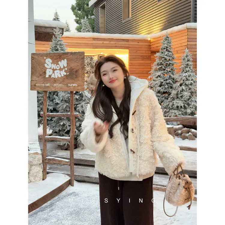 应小姐【奶油小熊】微胖大码秋冬休闲显瘦宽松时尚长袖连帽毛毛外套