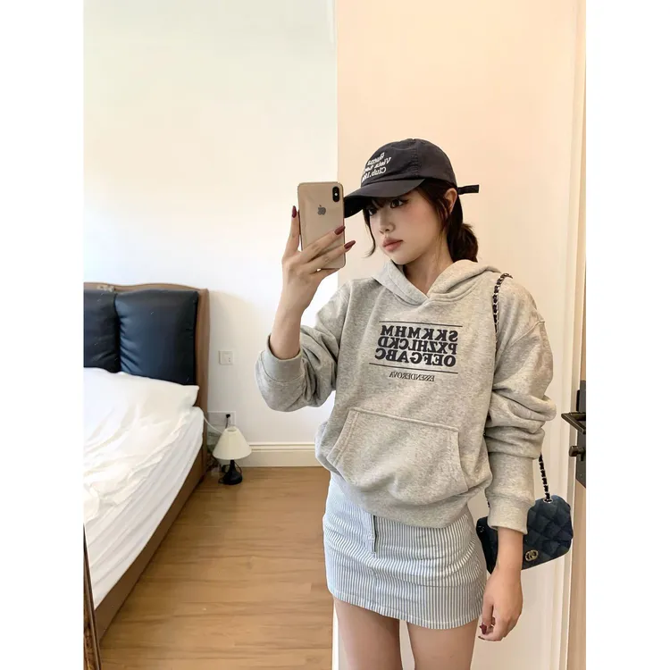 2025新款个性通勤基础款连帽卫衣女秋冬季加绒保暖宽松韩版上衣服