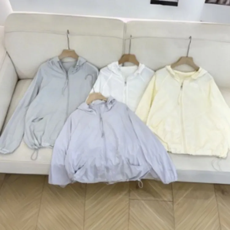 2025夏季新款连帽防晒上衣女时尚简约百搭纯色休闲小众薄款外套潮