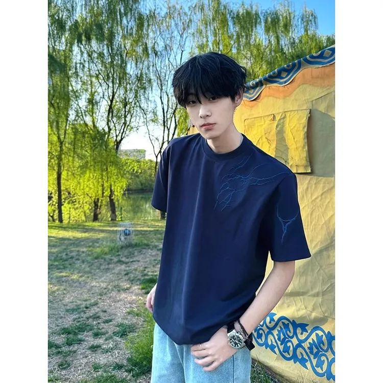 藏青色闪电刺绣垫肩短袖男款夏季显肩宽半截袖cleanfit小领口T恤