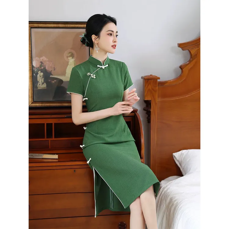 绿色旗袍2025新款改良年轻款妈妈高考送考助考新中式日常可穿夏季