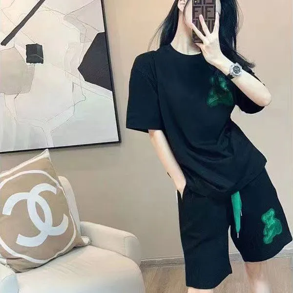 2025爆款绣花服女夏装薄款短裤套装休闲显瘦短袖上衣减龄时尚潮搭
