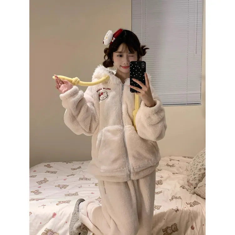 可爱毛绒绒Hello Kitty连帽珊瑚绒睡衣女冬季加厚保暖家居服套装