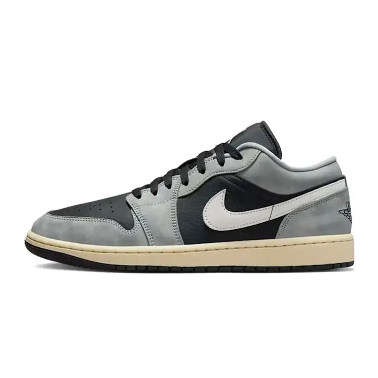 Nike耐克男子nike AIR JORDAN AJ1运动篮球鞋HQ2010-012