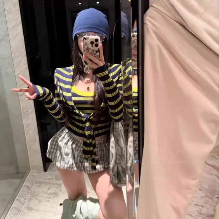 曼曼【秋日幻想】 韩系撞色条纹圆领长袖针织衫+披肩两件套25905#