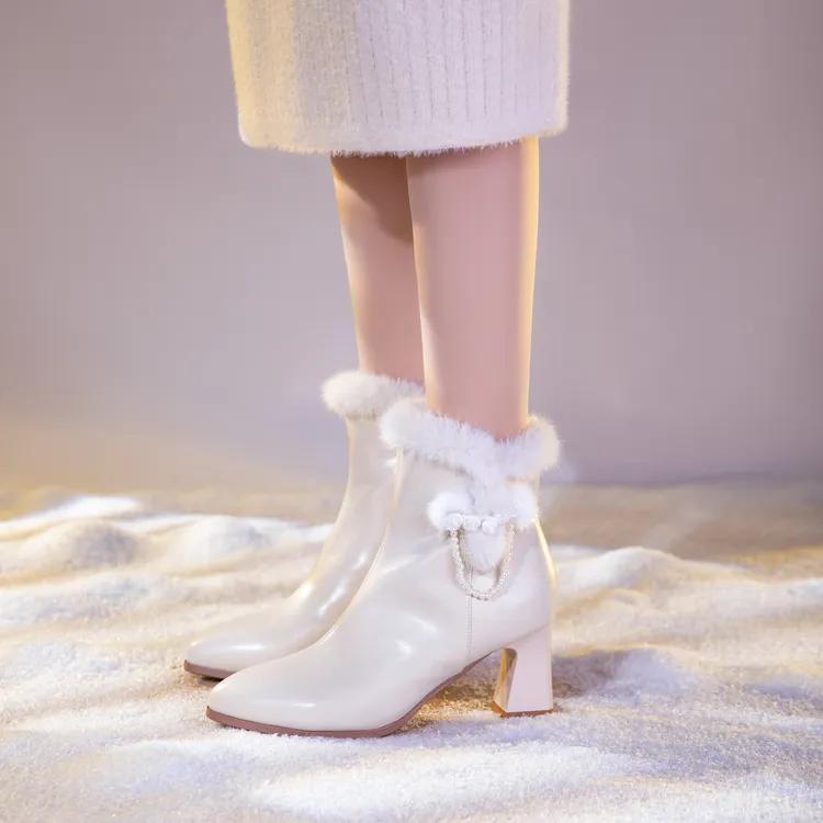 新中式时尚国风靴子冬季新款配裙子加绒尖头粗跟短靴百搭搭旗袍鞋