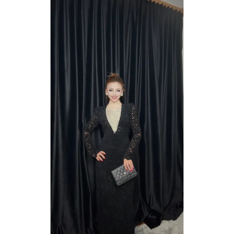 9909【雪尼尔提花面料稍有浮毛属正常】米珠镶珠重工假V女装连衣裙