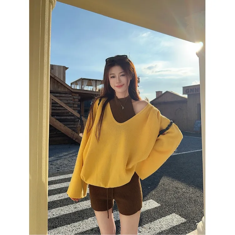 秋季慵懒宽松连帽v领长袖针织衫女叠穿百搭吊带修身短裤三件套装