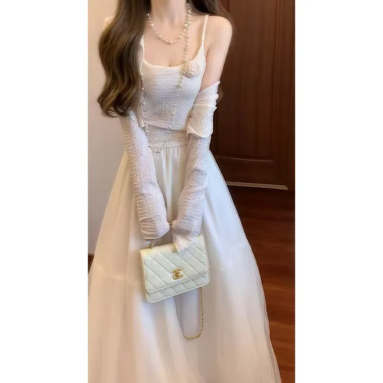 法式温柔白月光绝美吊带连衣裙蓬蓬公主裙度假风气质长裙9134