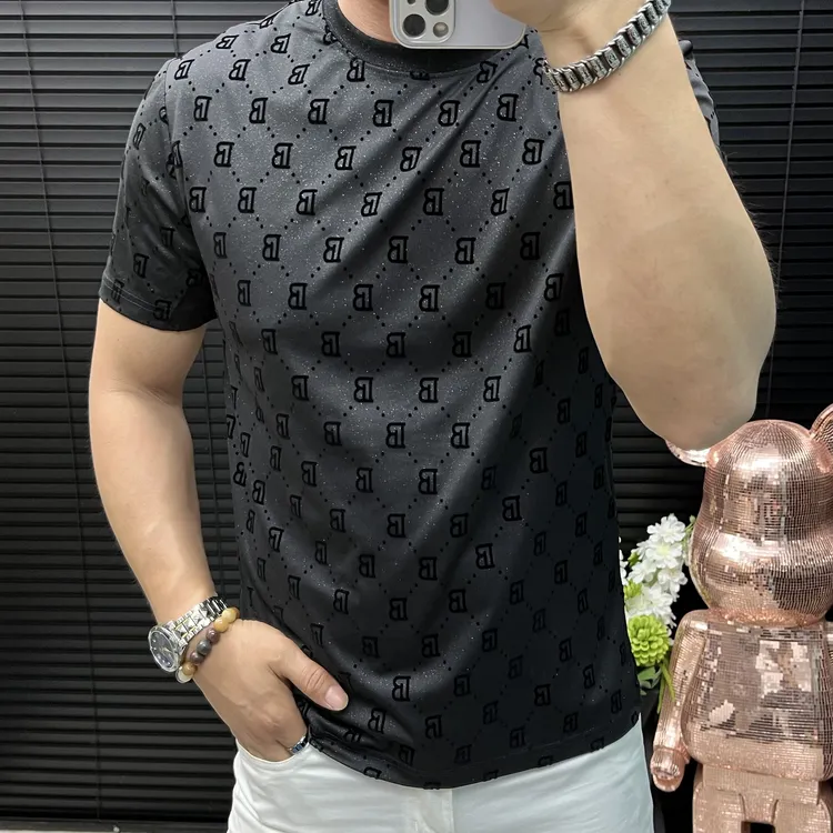 高端男士圆领短袖T恤植绒面料柔软舒适大气休闲商务夏季穿搭