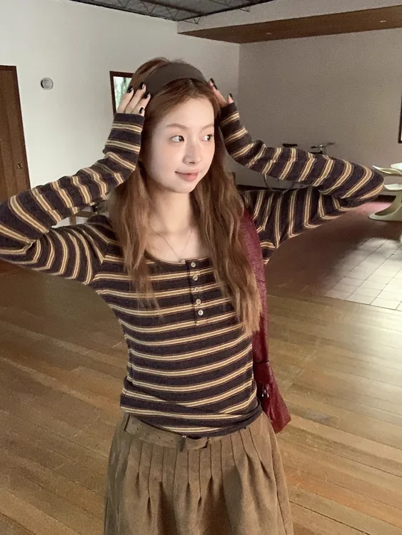 红人馆内搭打底衫女秋季2025新款长袖t恤小众不撞款针织条纹上衣