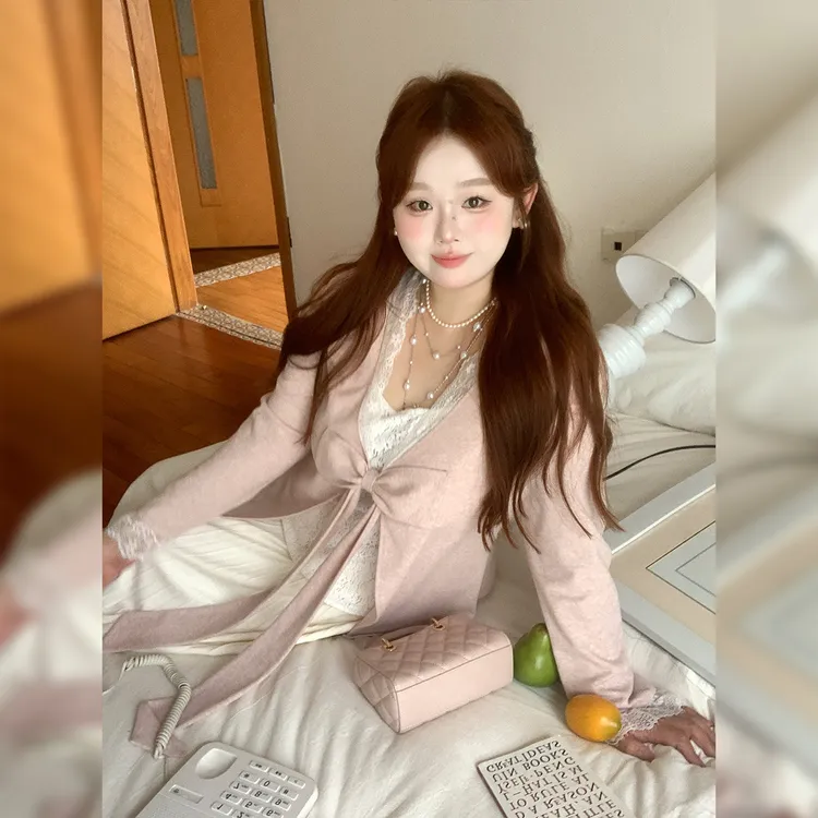 徐达布【松弛万搭】大码显瘦上衣女冬季蕾丝拼接针织衫Z40479C61