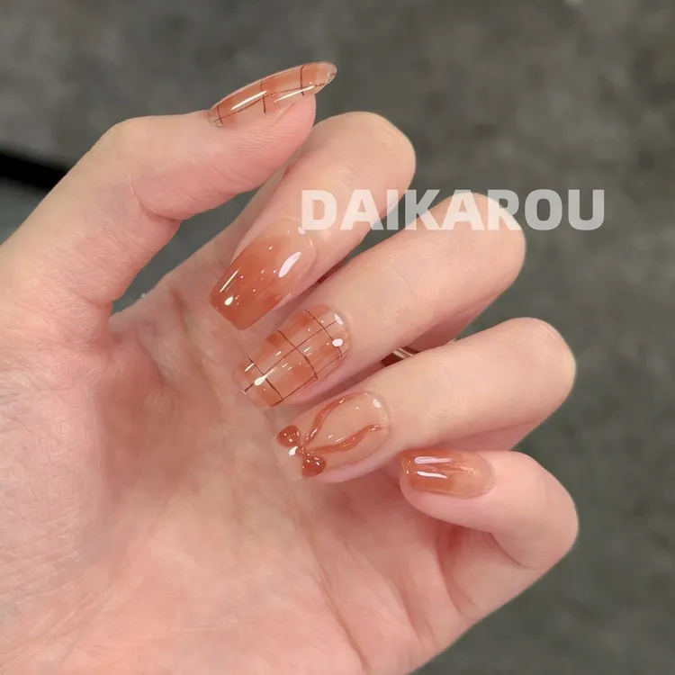 暖窗格梦 黛卡柔 预售 哇擦么 新甲型 此度 短椭圆手工穿戴甲10片