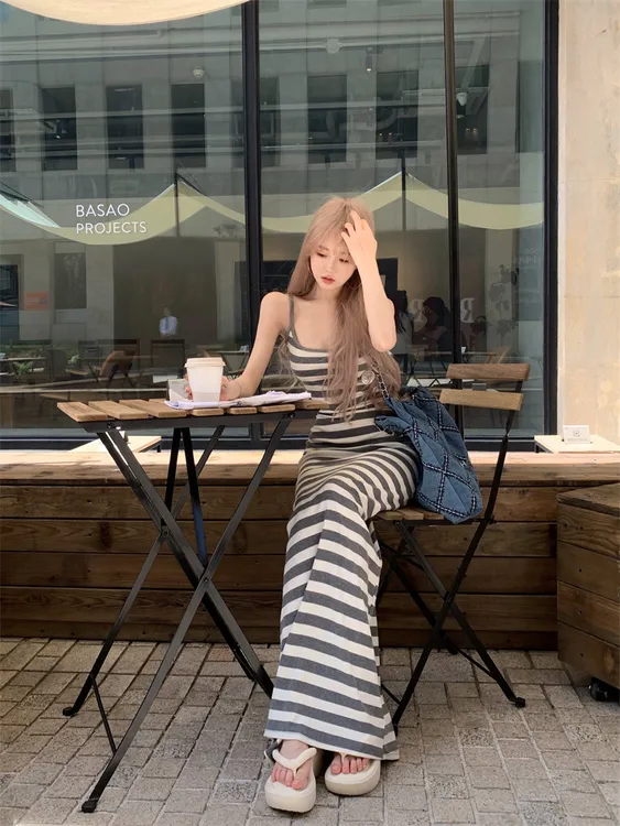 韩版百搭慵懒条纹显身材弹力露背吊带连衣裙女气质开叉A字长裙