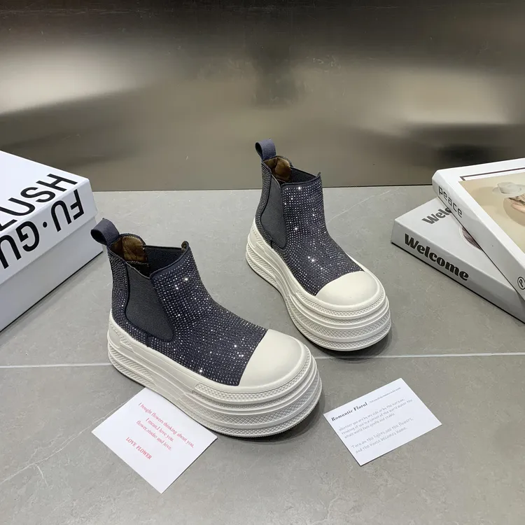 2026春新款磨砂绒水钻套脚短靴贝壳头6cm松糕厚底切尔西靴女