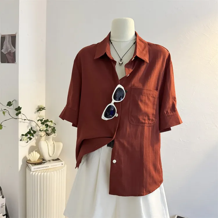 复古焦糖红色短袖衬衫女2025夏季宽松休闲纯色通勤衬衣单口袋上衣