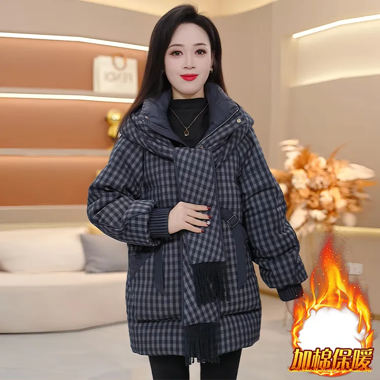 加厚小香风时尚连帽棉服女2025年冬季新款设计感保暖围巾格子外套