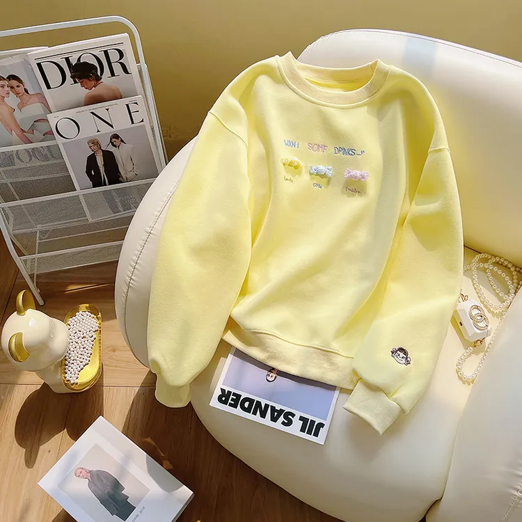 糖果色oversize圆领加绒卫衣女秋冬2026新款初中学生减龄休闲小衫