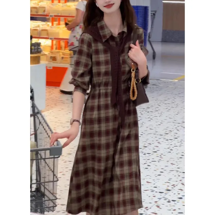 时尚百搭格纹休闲裙子女2025秋季新款法式宽松显瘦设计感连衣裙
