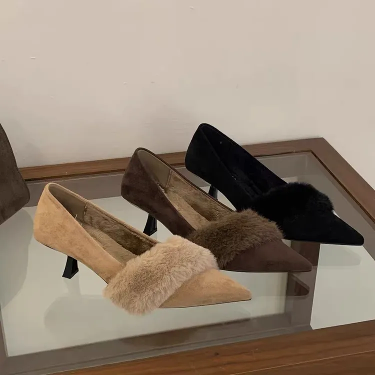 法式复古风尖头加绒毛毛鞋女2025秋冬浅口细跟百搭配裙子猫跟单鞋