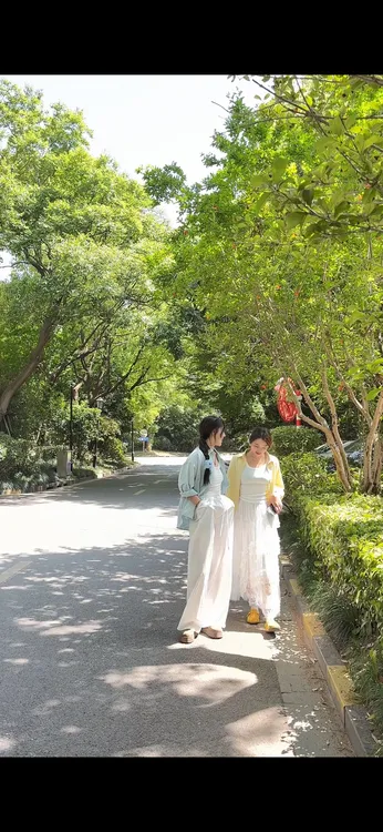 全棉衬衣金后穿搭