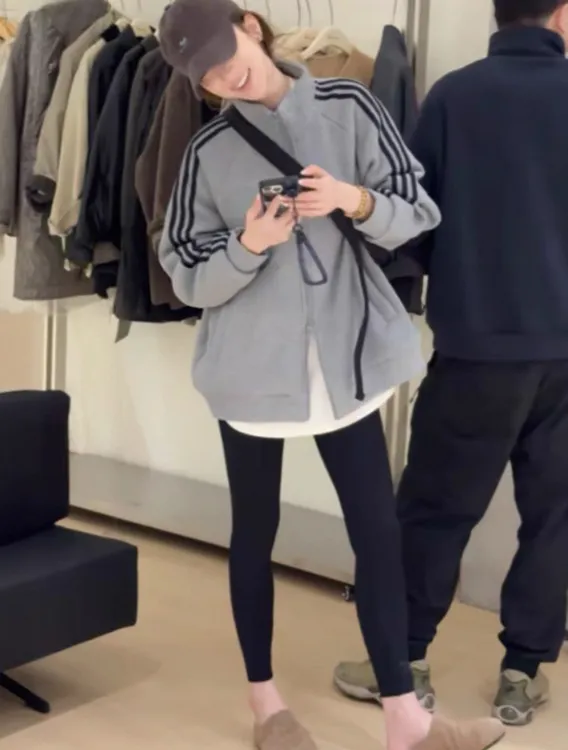 韩系时尚撞色三条杠立领拉链卫衣女秋冬慵懒风宽松休闲开衫外套潮