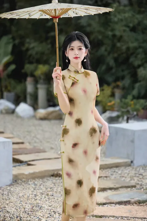 2025年高腰裙时尚春夏显瘦绒花旗袍印花旗袍中长款新中式日常气质