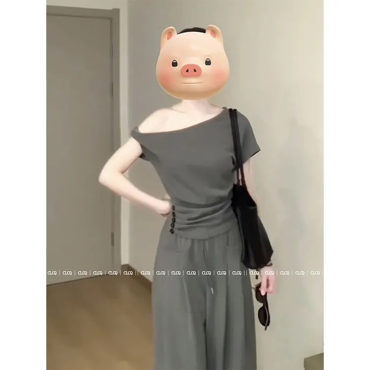 韩系气质显瘦搭配一整套女夏季盐系灰色针织斜肩上衣休闲裤两件套