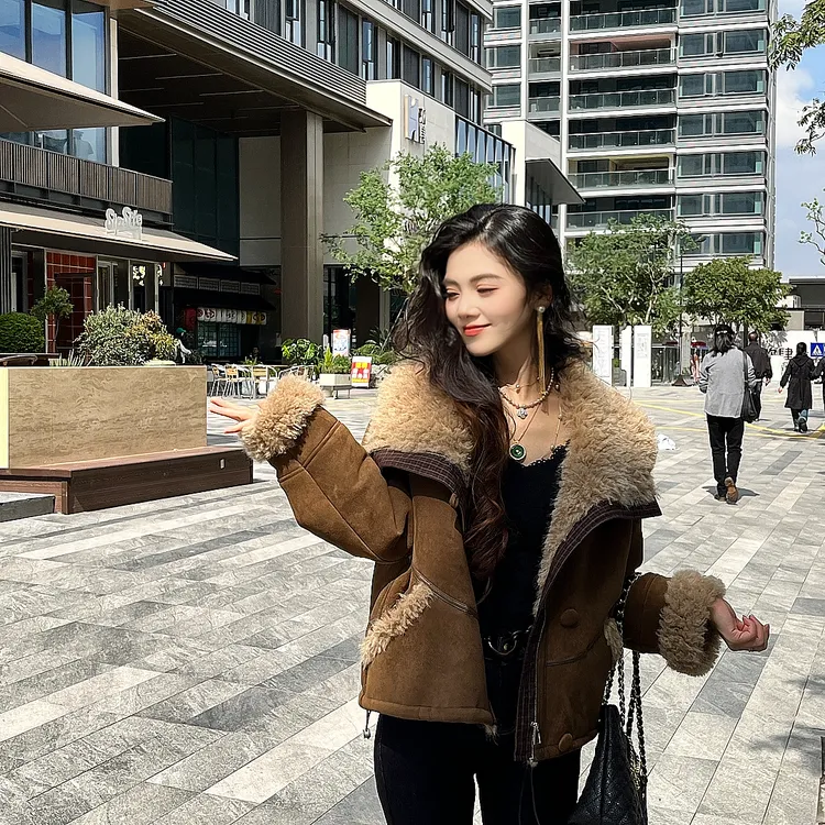 LA.Sheila翻领拼接毛绒厚外套254-WT/1023-99160