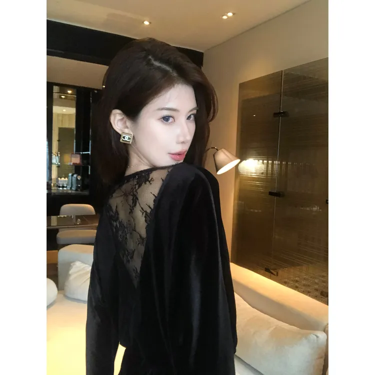 【禾呈】韩版v领口蕾丝边微透露背设计套头女秋冬时尚针织上衣10831