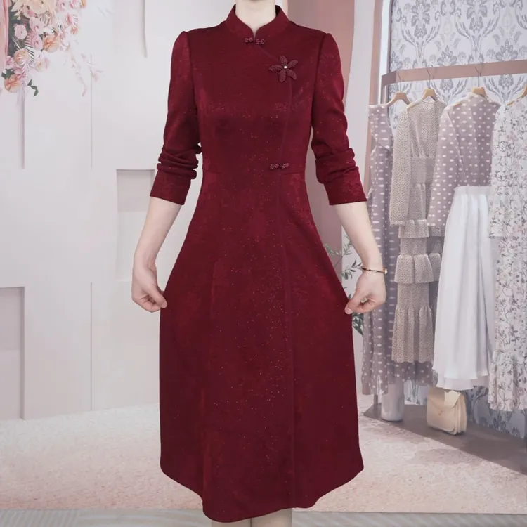 2025年国风中老年裙子时尚气质显瘦优雅喜婆婆婚宴新中式红连衣裙