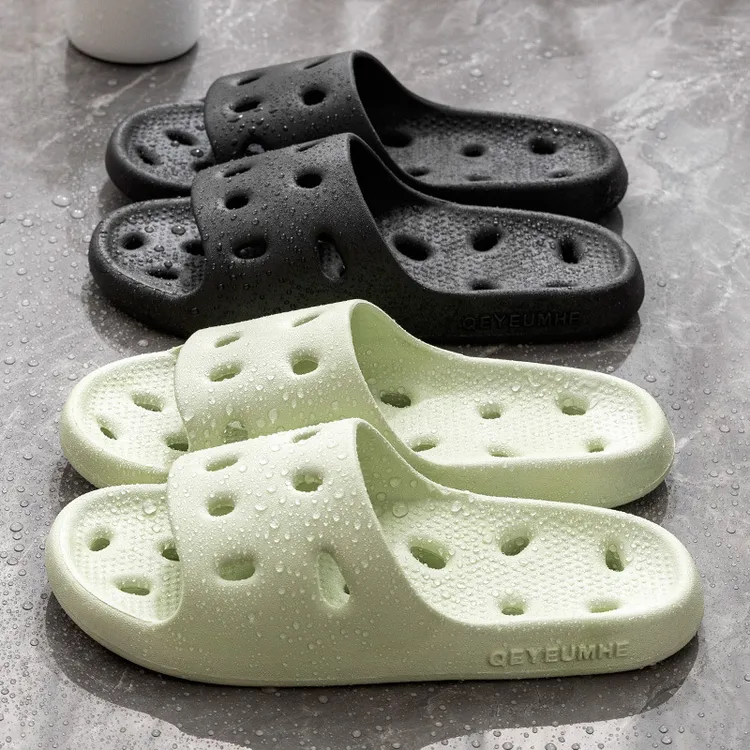 2024新款洗澡漏水pvc拖鞋男浴室防滑耐磨速干居家女士防臭凉拖鞋