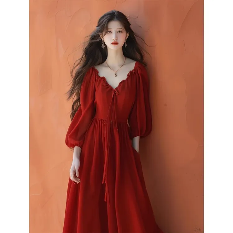 大码红色V领连衣裙女2025秋胖mm轻奢高级感裙子订婚敬酒回门礼服