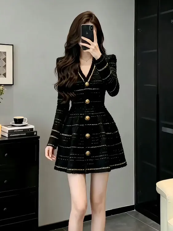 气质名媛小香风富家千金v领连衣裙2025秋冬新款长裙法式裙子女装