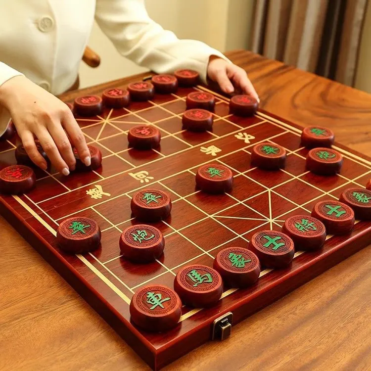 大号实木带木质棋盘学生儿童便携式套装榉木棋子象棋中国象棋