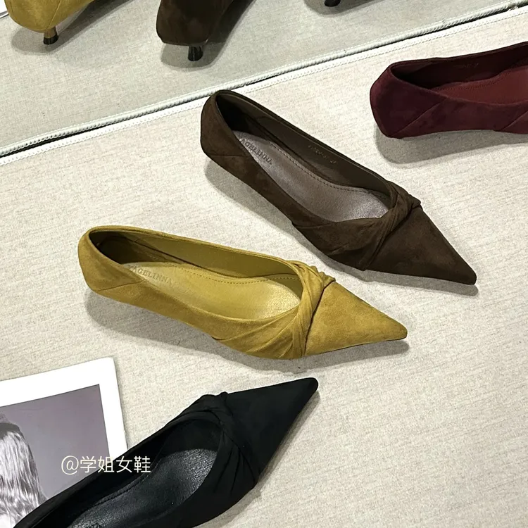 2025秋季新款百搭舒适黑色通勤单鞋女温柔时尚尖头软底跟鞋女鞋