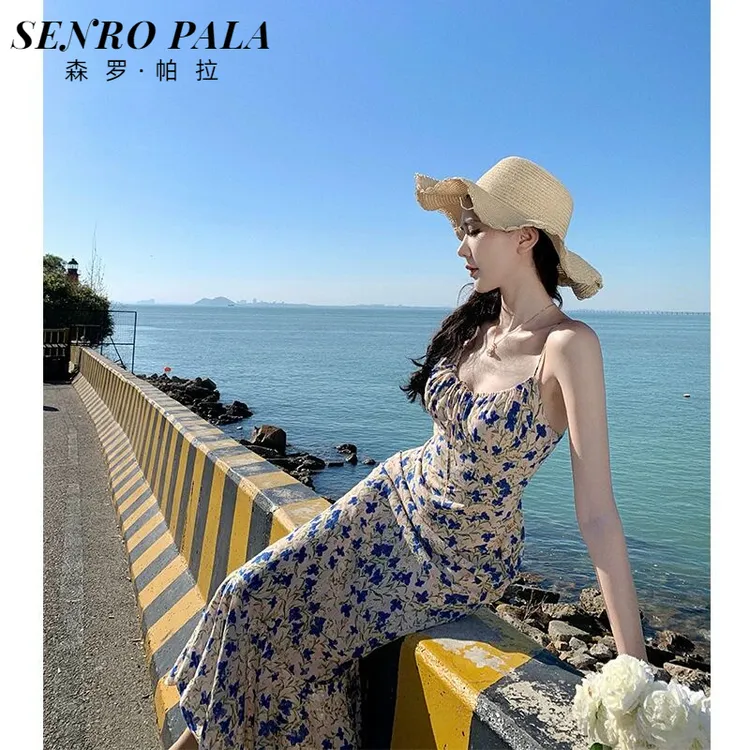 法式绝美蓝色碎花吊带裙女夏季显瘦海岛风收腰包臀连衣裙海边度假